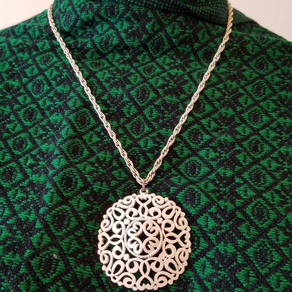 Large statement pendant on a white chain LÖÖK - Picture 3 of 3